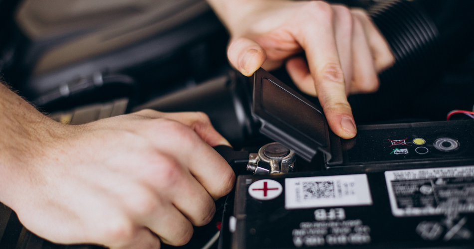 Consejos de mantenimiento para baterías de auto/moto