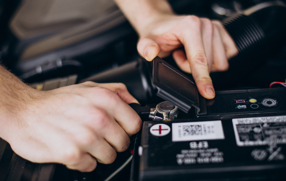 Consejos de mantenimiento para baterías de auto/moto