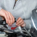 Cómo cambiar la batería de moto paso a paso